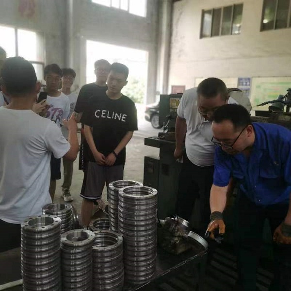 洛阳理工学院智能制造学院到我厂参观学习
